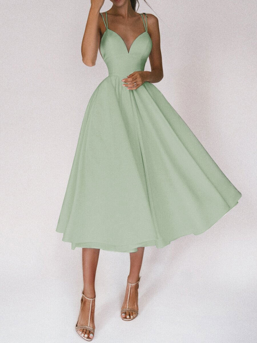 Robe Élancée – Décolleté V & Éclat d’Été